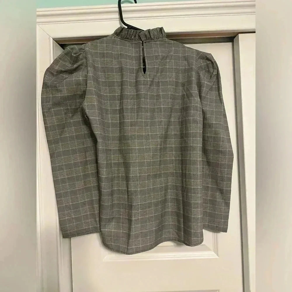 ZARA Women’s Puff Sleeve Top Blouse Houndstooth Plaid Size M Scallop Mock Neck